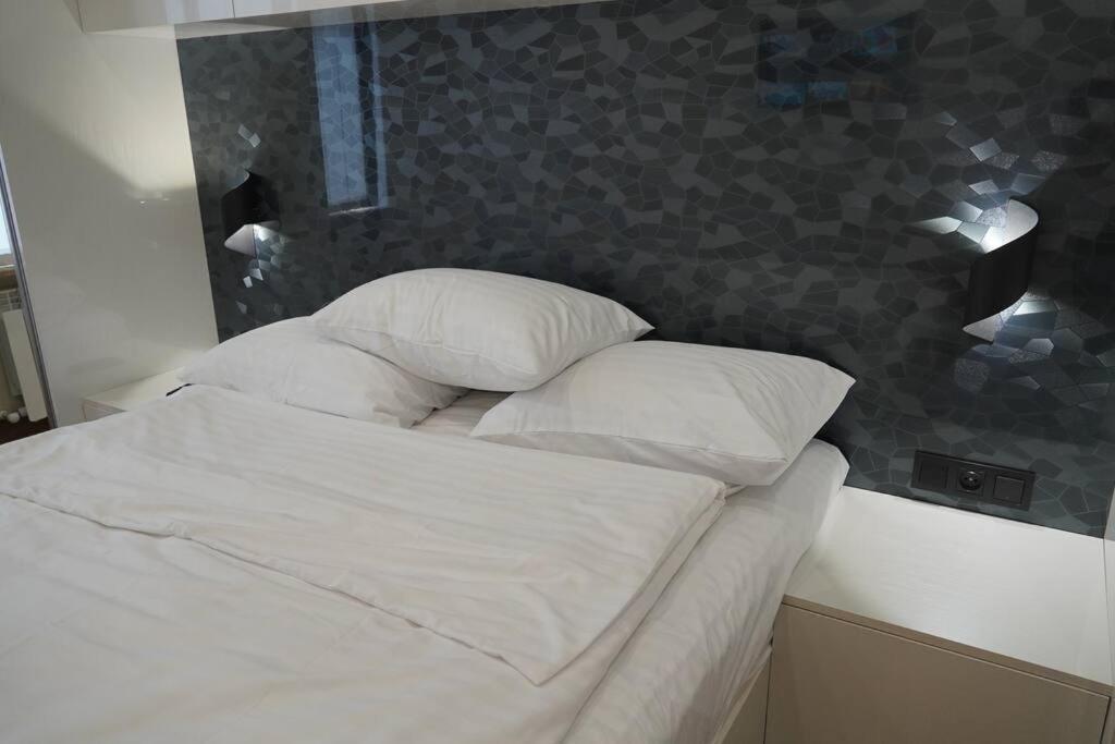 Lovely, Newly Remodeled Apartment In Yerevan! Exteriér fotografie